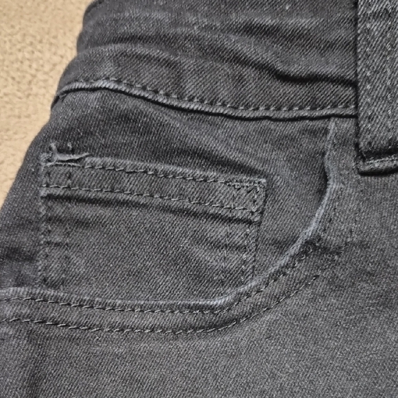 Black Distressed Stretch Frayed Jean Shorts Size 6 - Picture 8 of 12